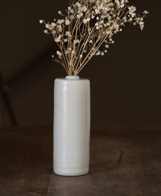 Vase artisanal tourné en grès blanc